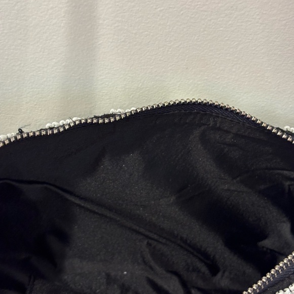 NWT Viral black and white houndstooth cherry pattern beaded baguette bag - Picture 15 of 16